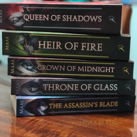 Thorne Of Glass Novel by Sarah J. Maas - Picture 1 of 6